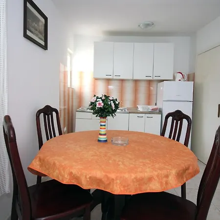 House In * Tisno